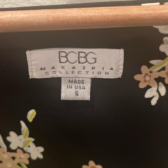 Bcbg Macarena dress, worn once & bought in the 2000s V neck cut, 100% polyester. - Picture 2 of 4